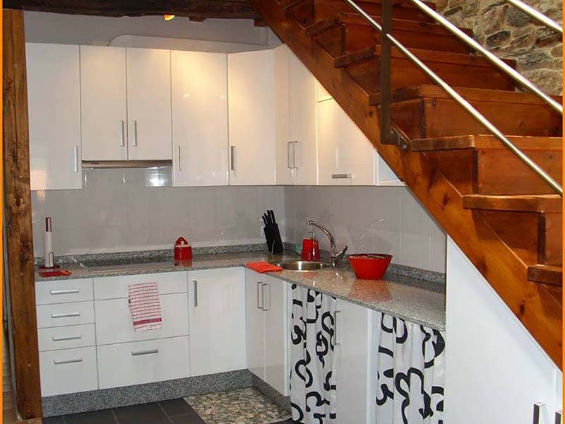 thiet ke gam cau thang 12